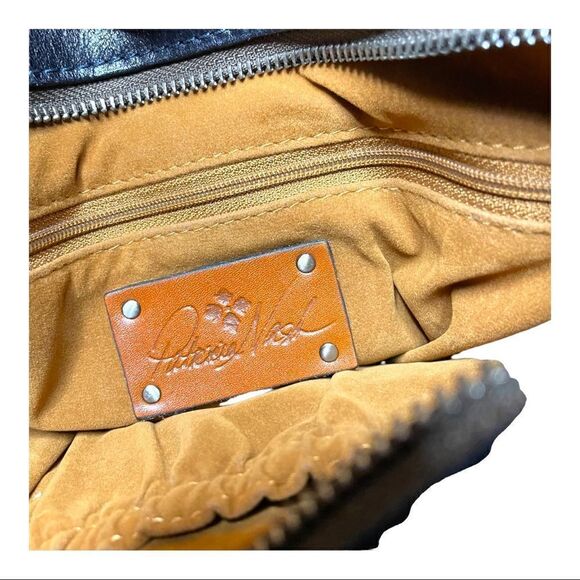 NEW Patricia Nash Scarlet Bloom Antilly Leather Sling Bag Navy Floral Crossbody - Picture 10 of 14